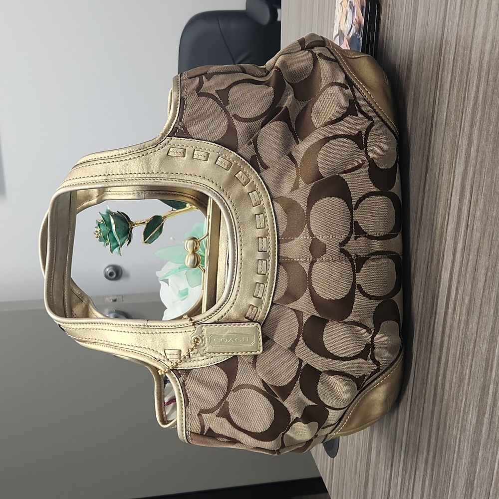 COACH LARGE 3 COMPARTMENT MONOGRAM GOLD LEATHER ACCENT WITH KISSLOCK
